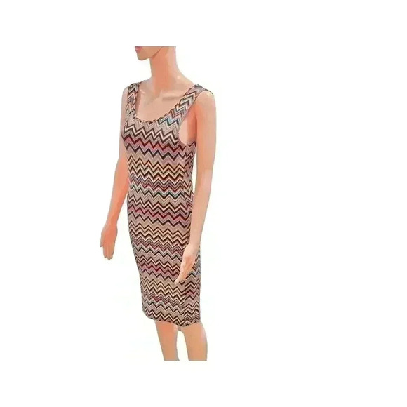 Zig-Zag Patterned Sleeveless Bodycon Dress - Picture 3 of 6